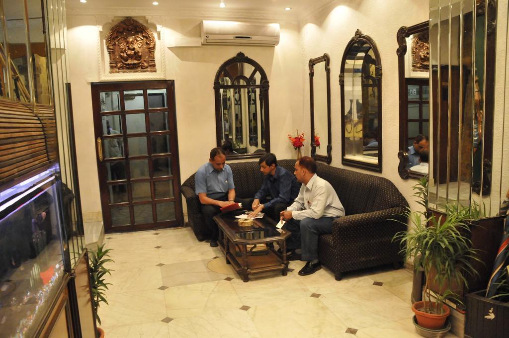 Hotel Heera Kolkata Exterior photo