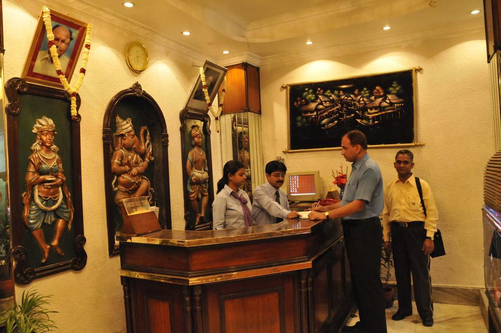 Hotel Heera Kolkata Exterior photo