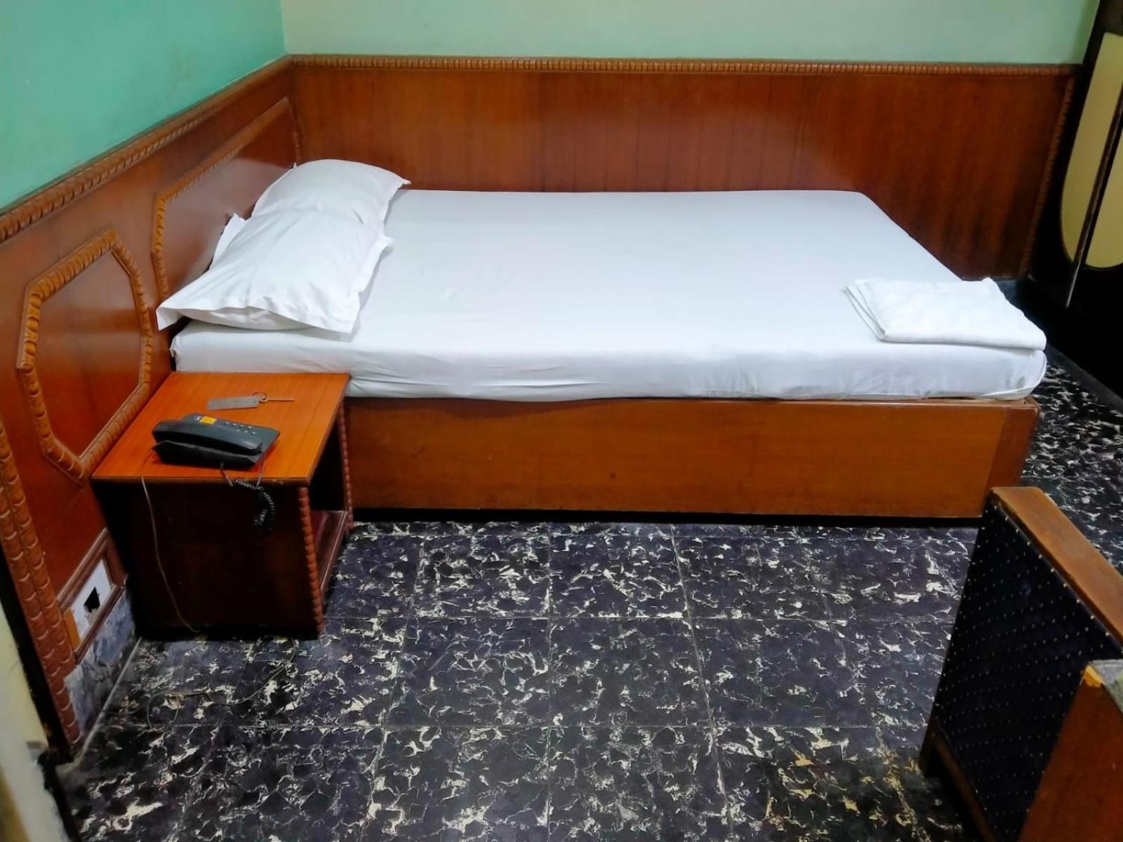 Hotel Heera Kolkata Exterior photo
