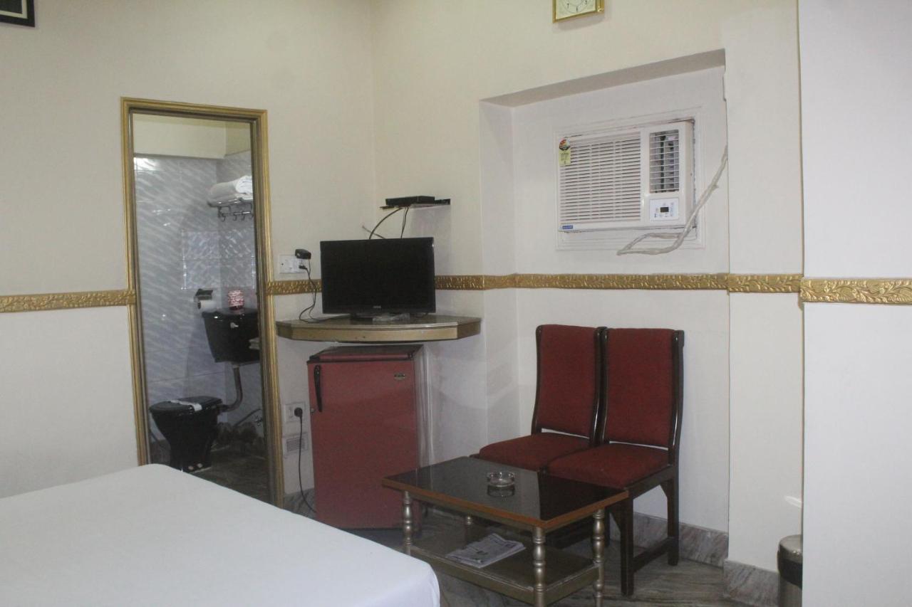 Hotel Heera Kolkata Exterior photo
